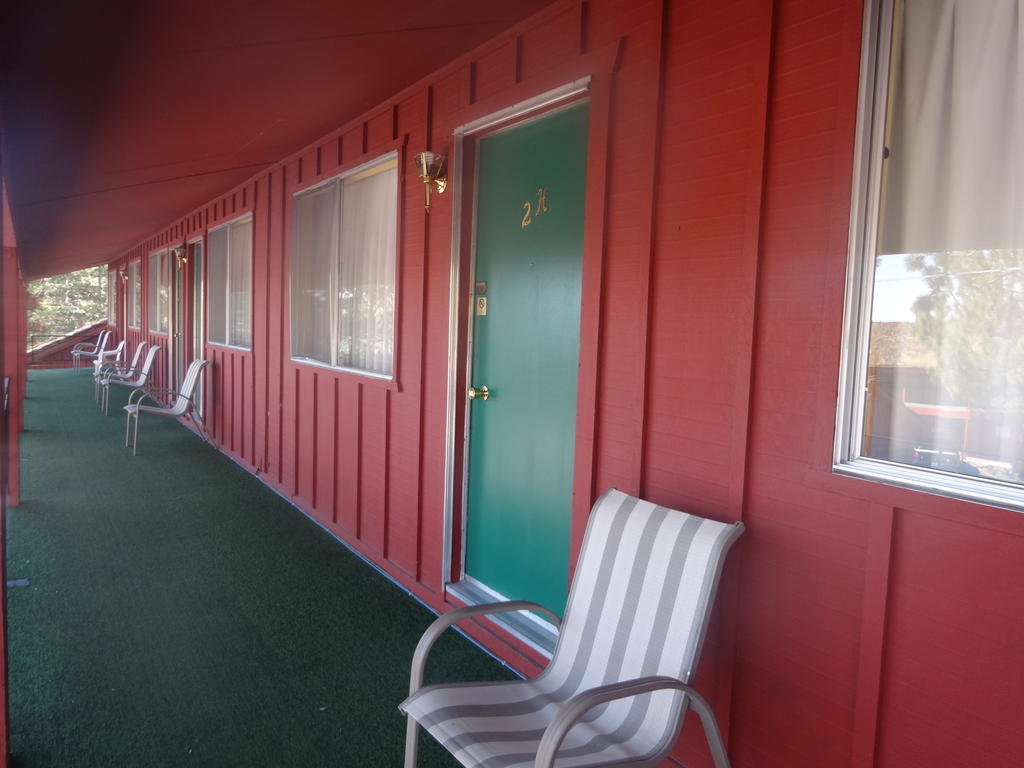 Boulder Lodge June Lake Bagian luar foto